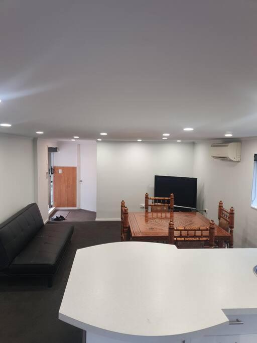 Little Nest In Ngaio Apartment Уелингтън Екстериор снимка